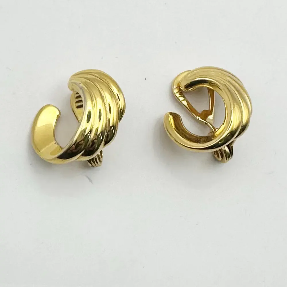 Monet Clip On Gold tone Swirl Retro Earring Vintage Jewelry Wavy Ribbed
